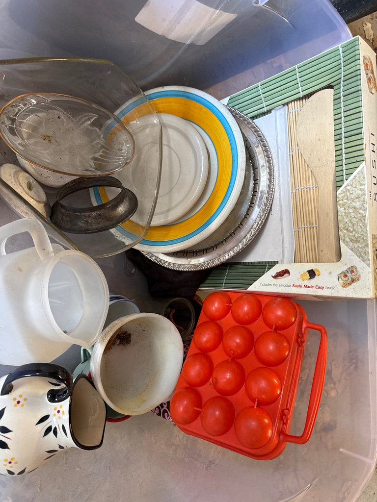 Assorted Kitchenware and Home Items - image 12 of 19
