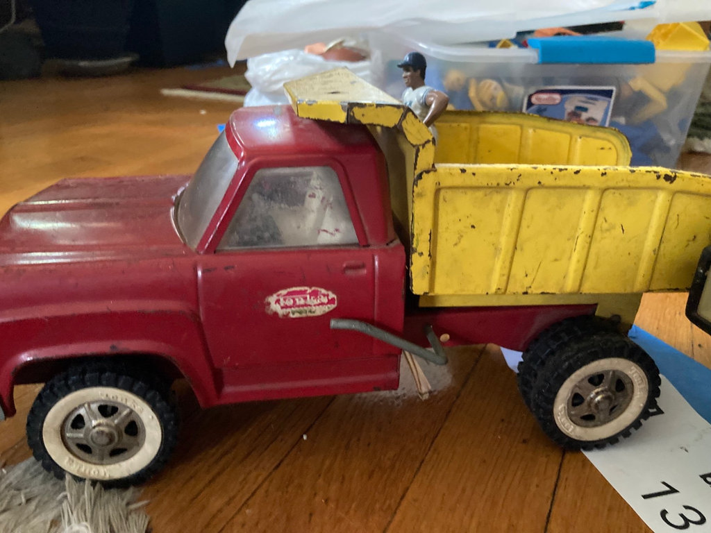Vintage toy cars and trucks - image 9 of 11