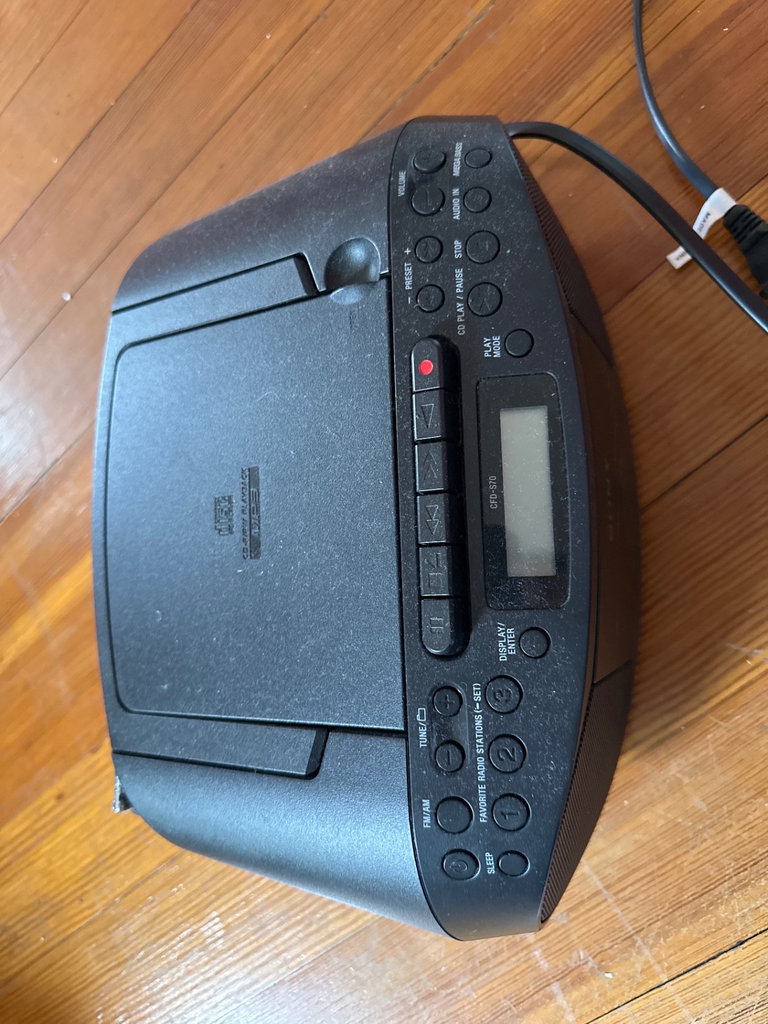 Portable Sony audio unit, alarm clocks, more  - image 4 of 9