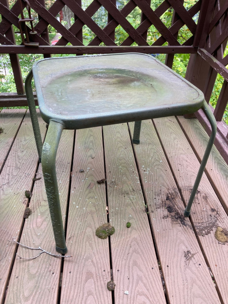 Large plastic planter and metal table - image 3 of 3