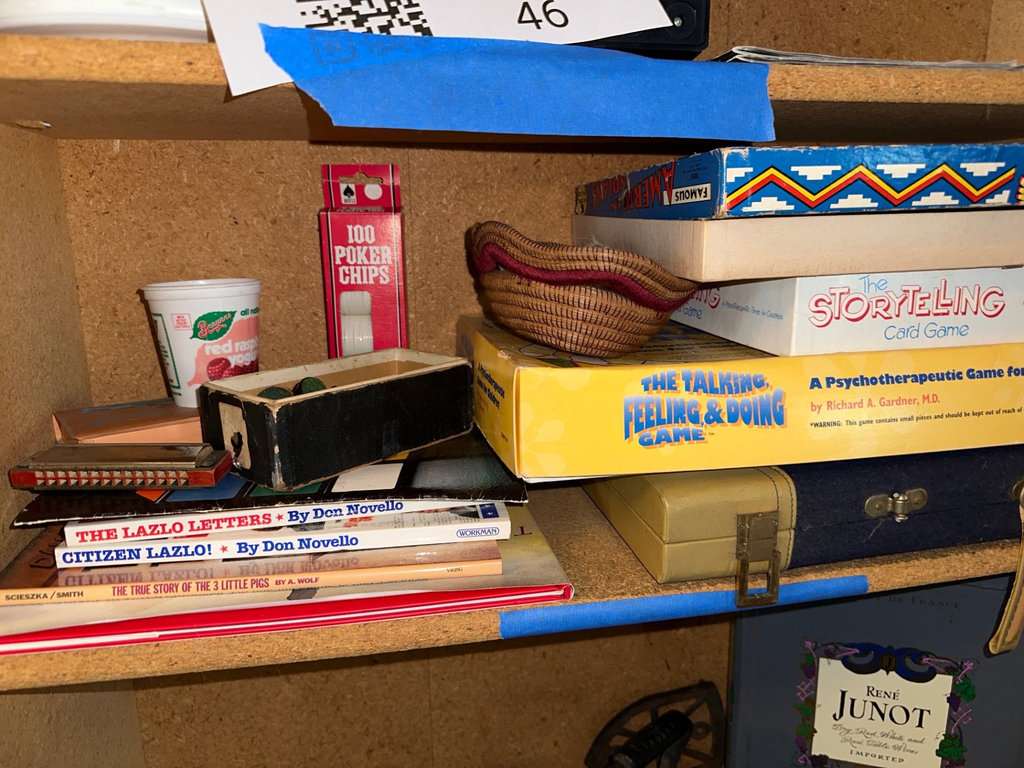 Vintage board games, puzzles, and game accessories - image 1 of 6
