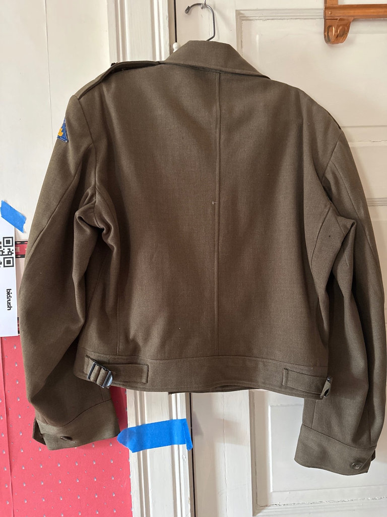 Vintage Military-style jacket with olive-green field bags - image 3 of 4