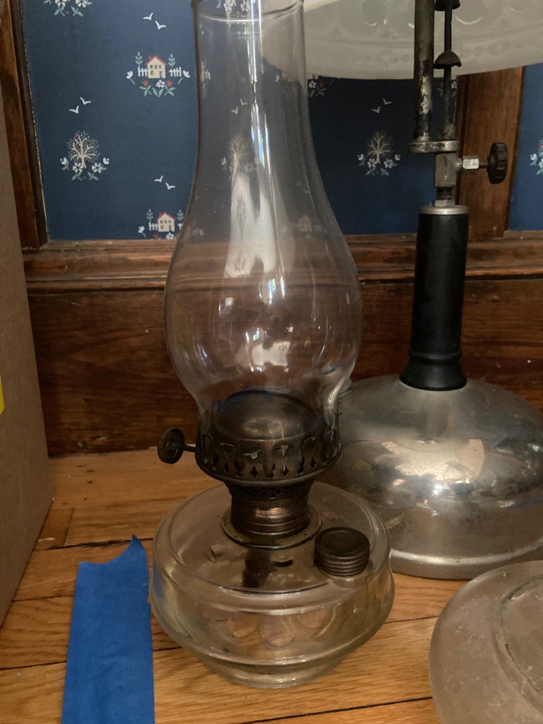 Three (3) vintage lamps - image 4 of 4