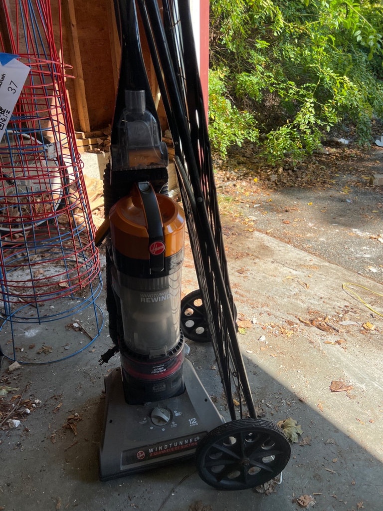 Hoover WindTunnel Vacuum Cleaner and shopping cart - image 1 of 4