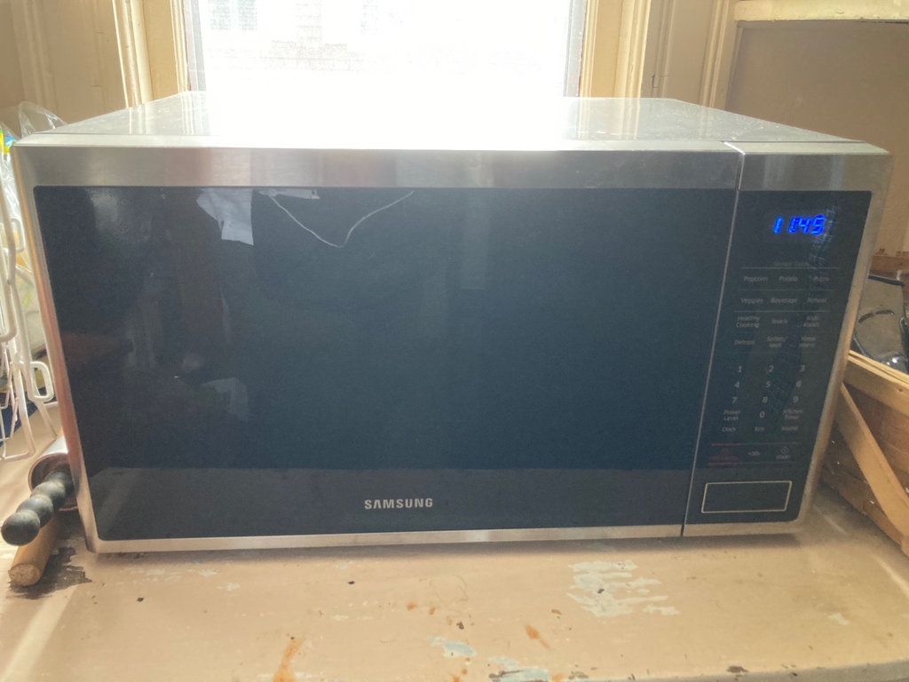 Samsung microwave oven - image 1 of 4