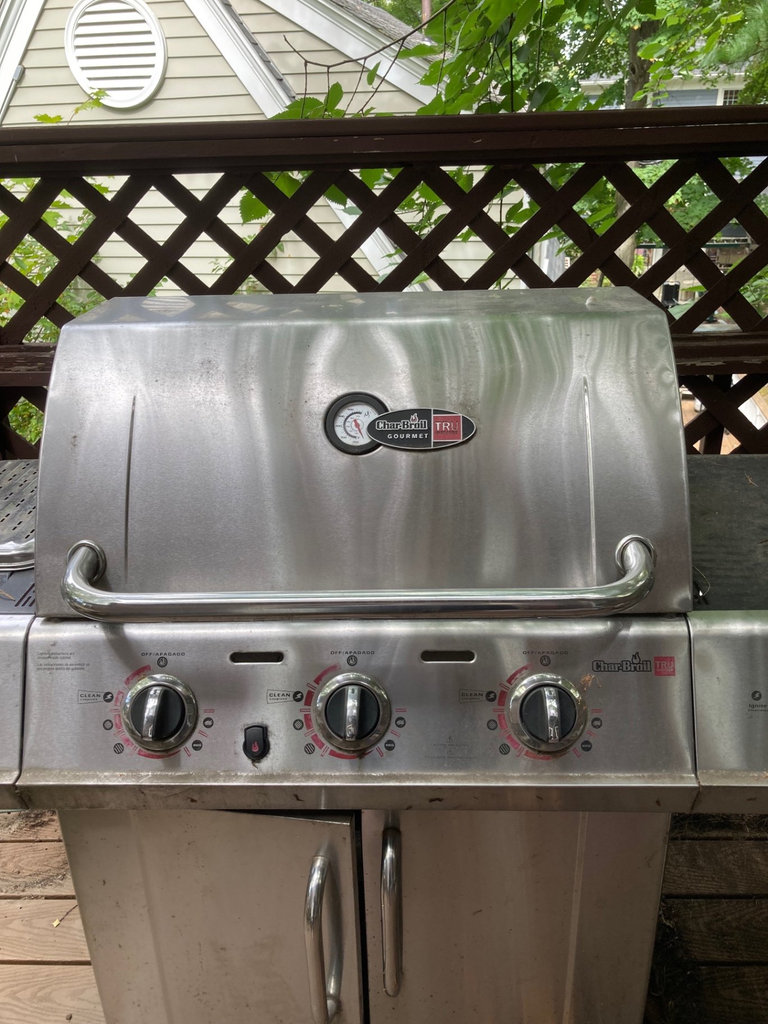Gas grill NEEDS STARTER - image 2 of 5
