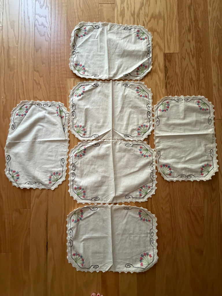 Vintage Handmade Table Linens: Appliqué Tablecloth/Napkins & Embroidered Placemats/Table Doily - image 9 of 10