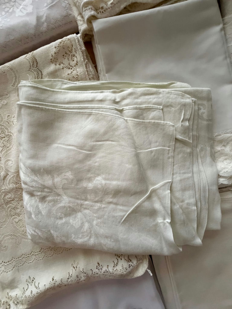 Vintage Tablecloths - Group B - image 14 of 14