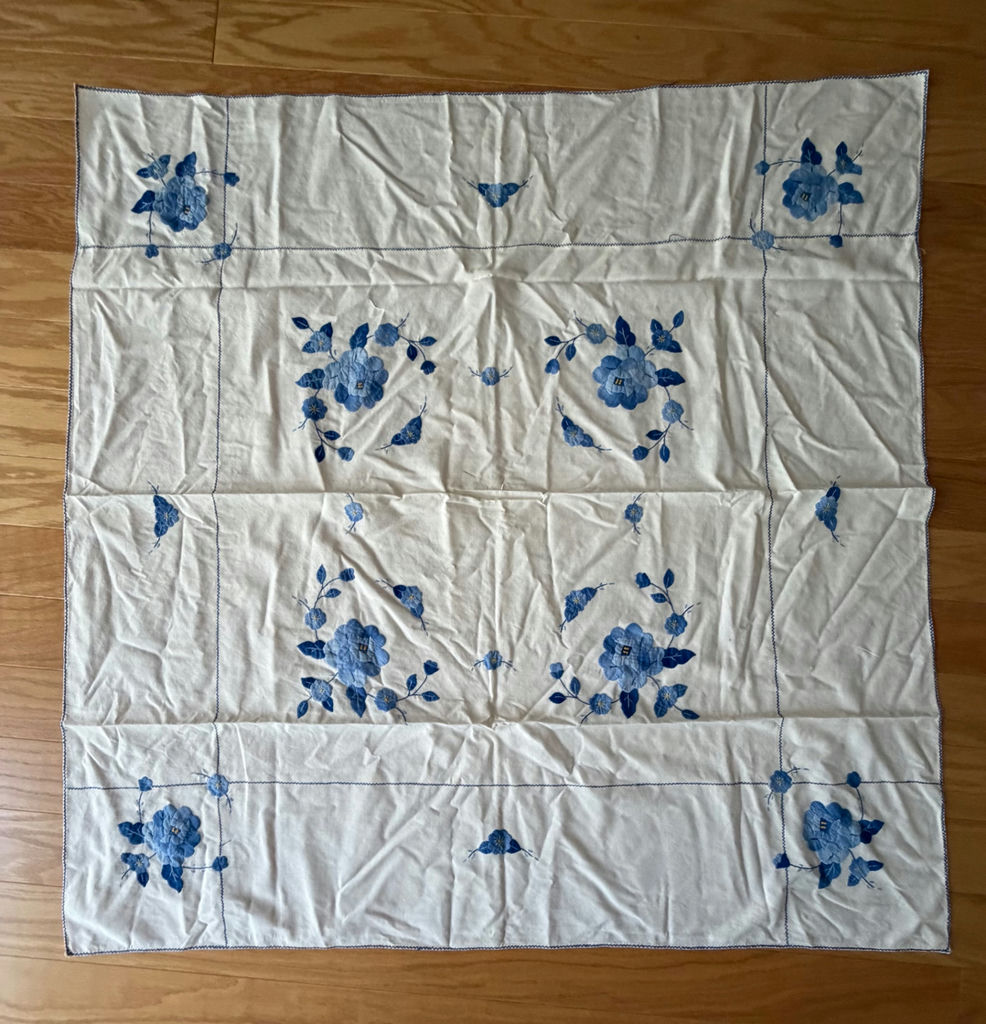 Vintage Handmade Table Linens: Appliqué Tablecloth/Napkins & Embroidered Placemats/Table Doily - image 2 of 10