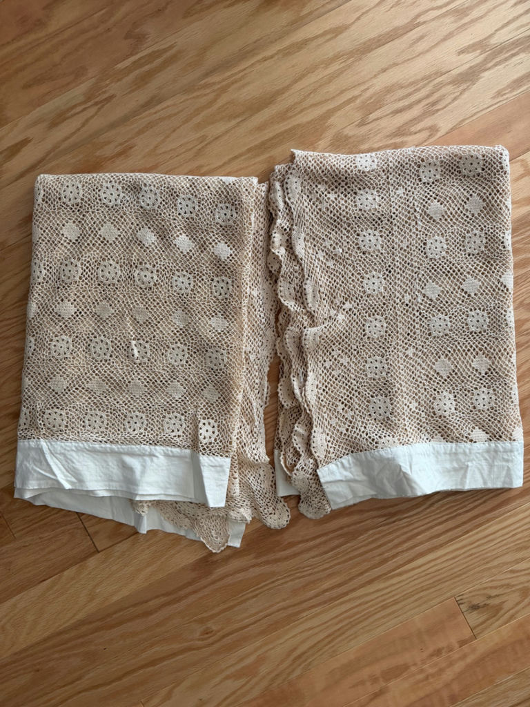 Vintage Bed Linens And Curtains - image 3 of 14