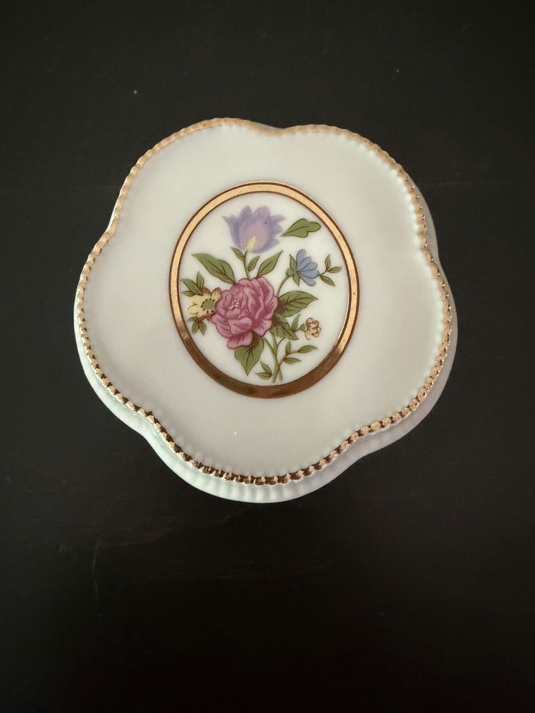 Vintage Trinket Boxes - One Music Box - image 12 of 15