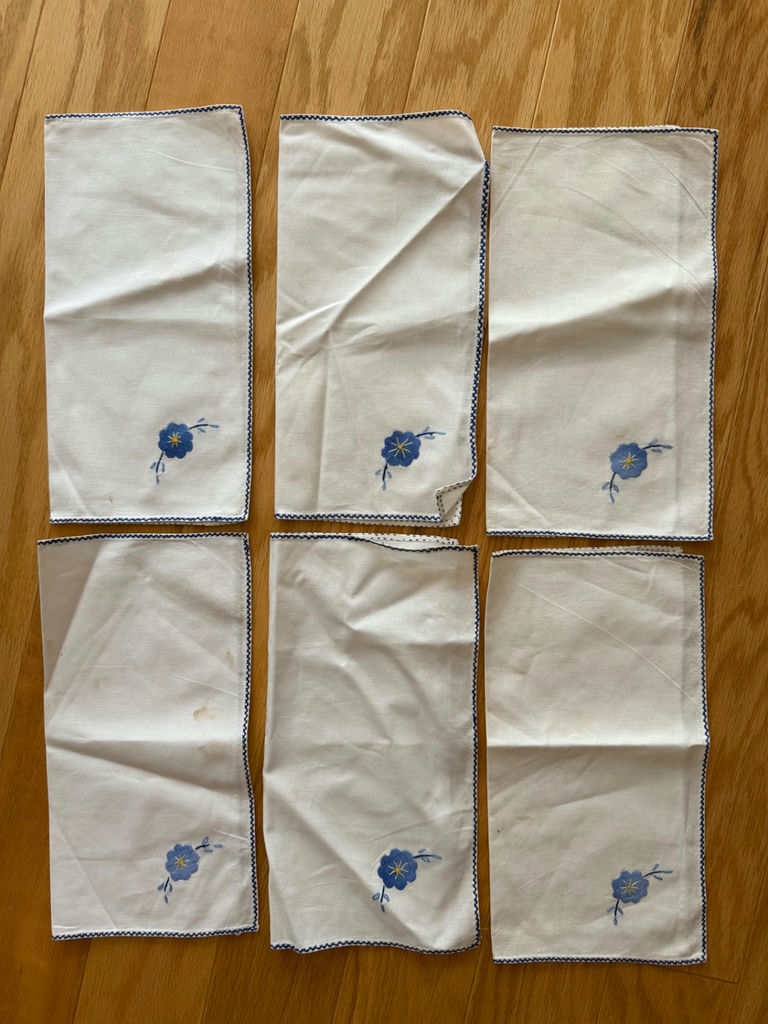 Vintage Handmade Table Linens: Appliqué Tablecloth/Napkins & Embroidered Placemats/Table Doily - image 5 of 10