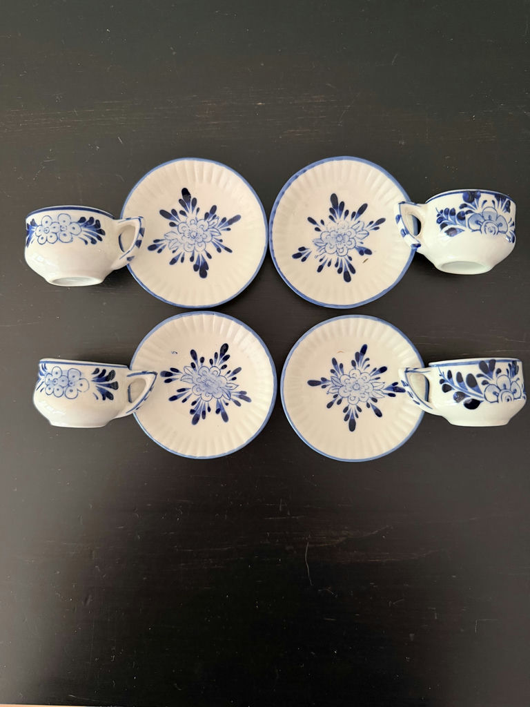 Child’s Tea Set - image 4 of 5