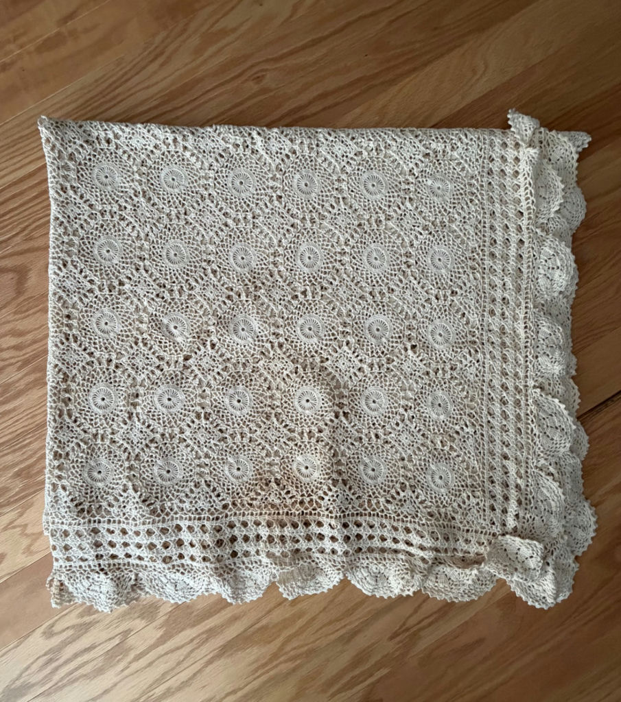 Vintage Bed Linens And Curtains - image 2 of 14