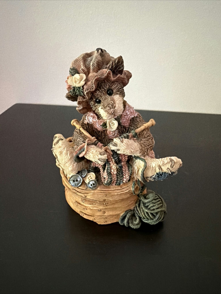 Vintage Trinket Boxes - One Music Box - image 2 of 15