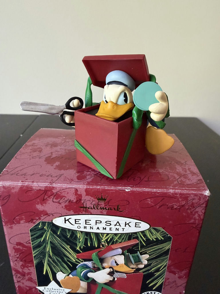 Jim Shore Disney Christmas Figurine & Hallmark Donald Duck Ornament - image 8 of 13
