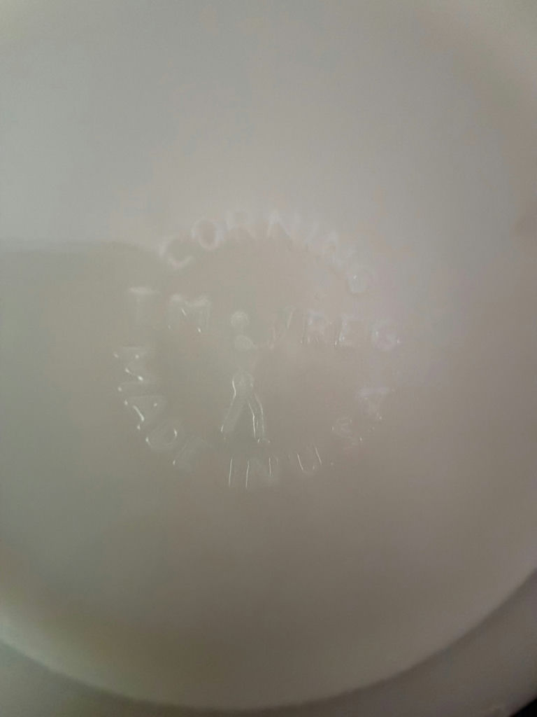 Vintage Milk Glass - 7 Pieces - image 5 of 6