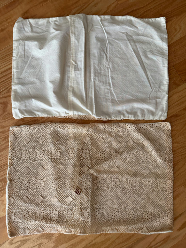 Vintage Bed Linens And Curtains - image 4 of 14