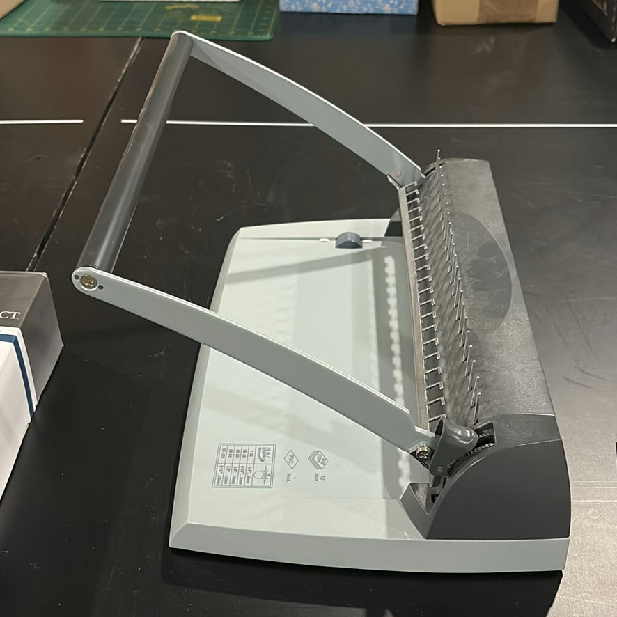 GBC CombBind C-75 Binding System with Binding Spines - image 6 of 6