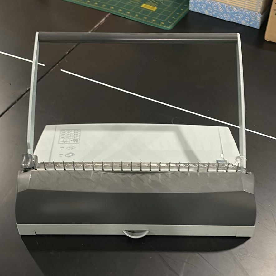 GBC CombBind C-75 Binding System with Binding Spines - image 3 of 6