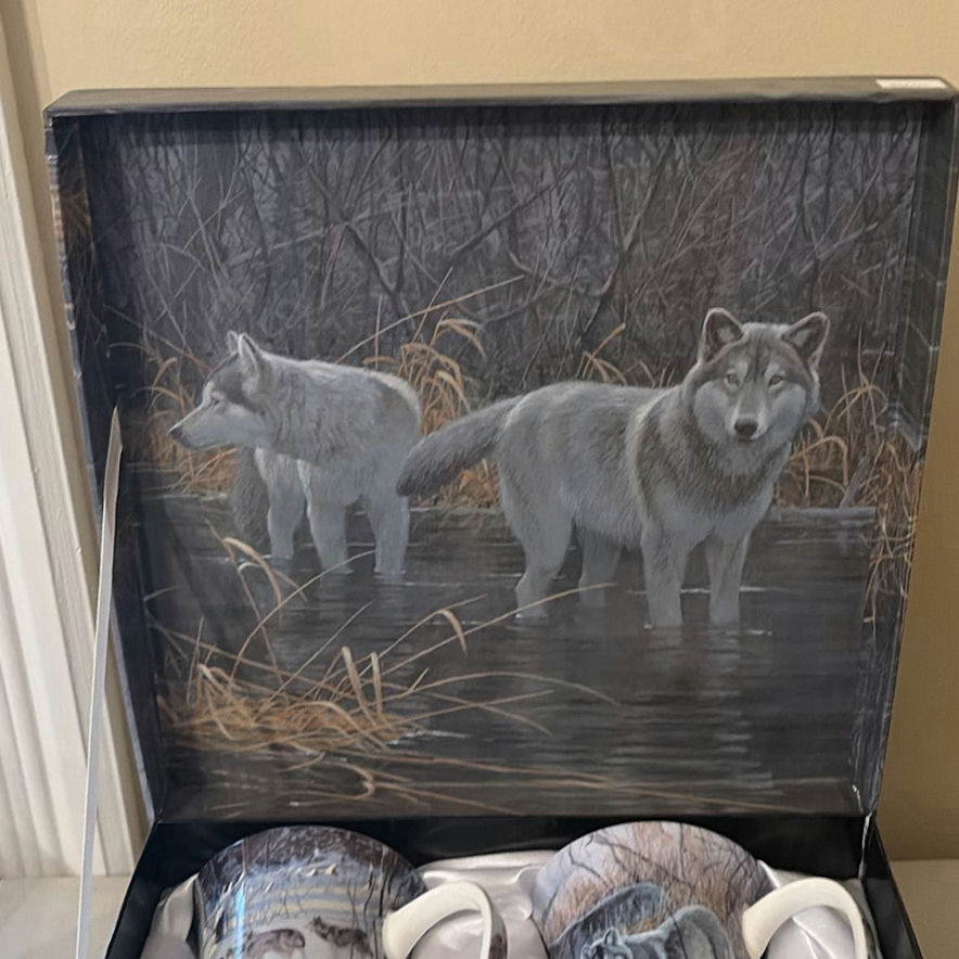 McIntosh Robert Bateman Collection Wolf Mug Set and Assorted Pottery - image 4 of 15