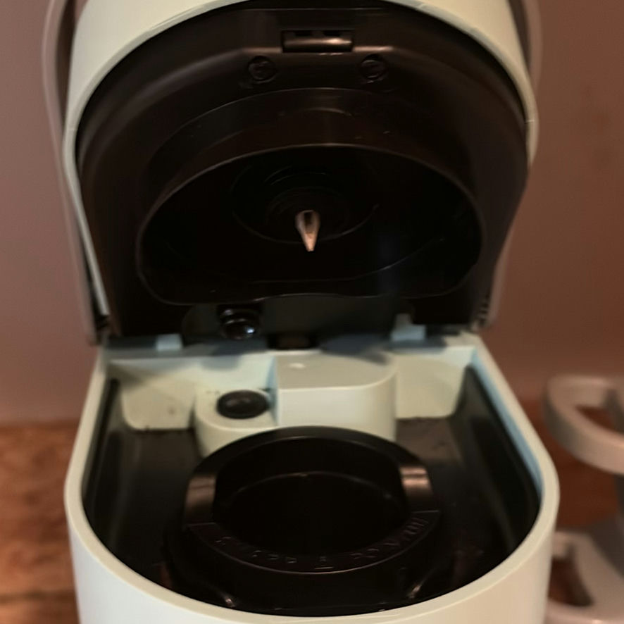 Keurig Single-Serve Coffee Maker and Aroma 7-Cup Rice Cooker - image 2 of 11