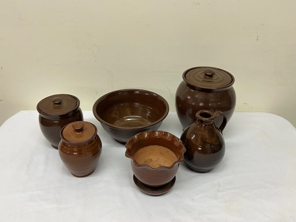 A Collection of Studio Pottery  - image 1 of 8