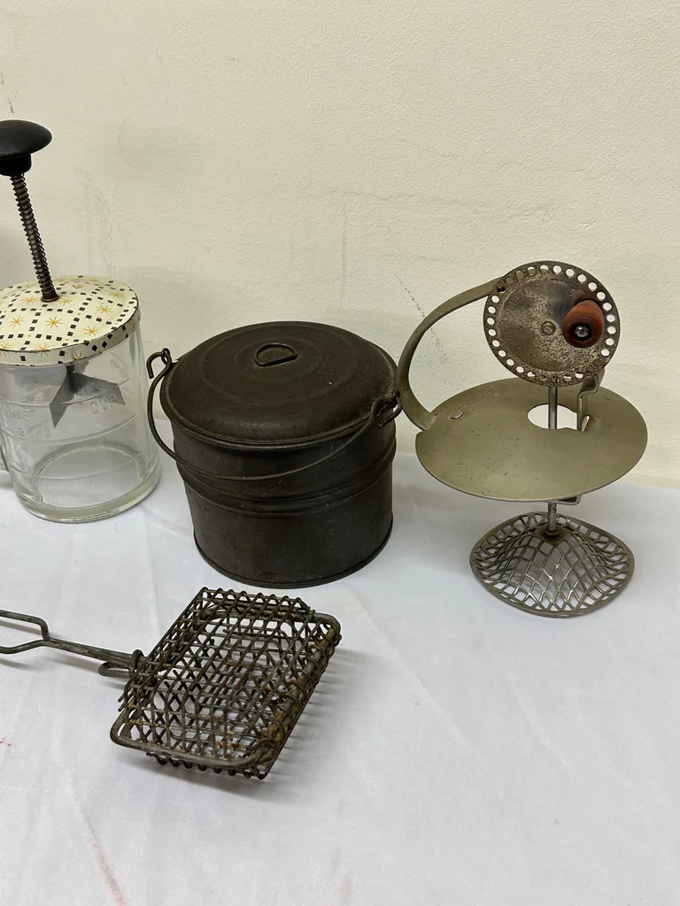 Country Kitchen Items - image 7 of 10