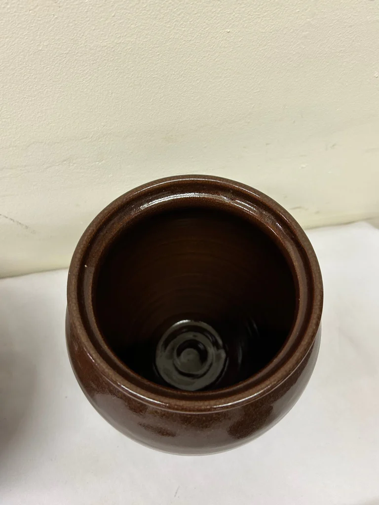 A Collection of Studio Pottery  - image 8 of 8