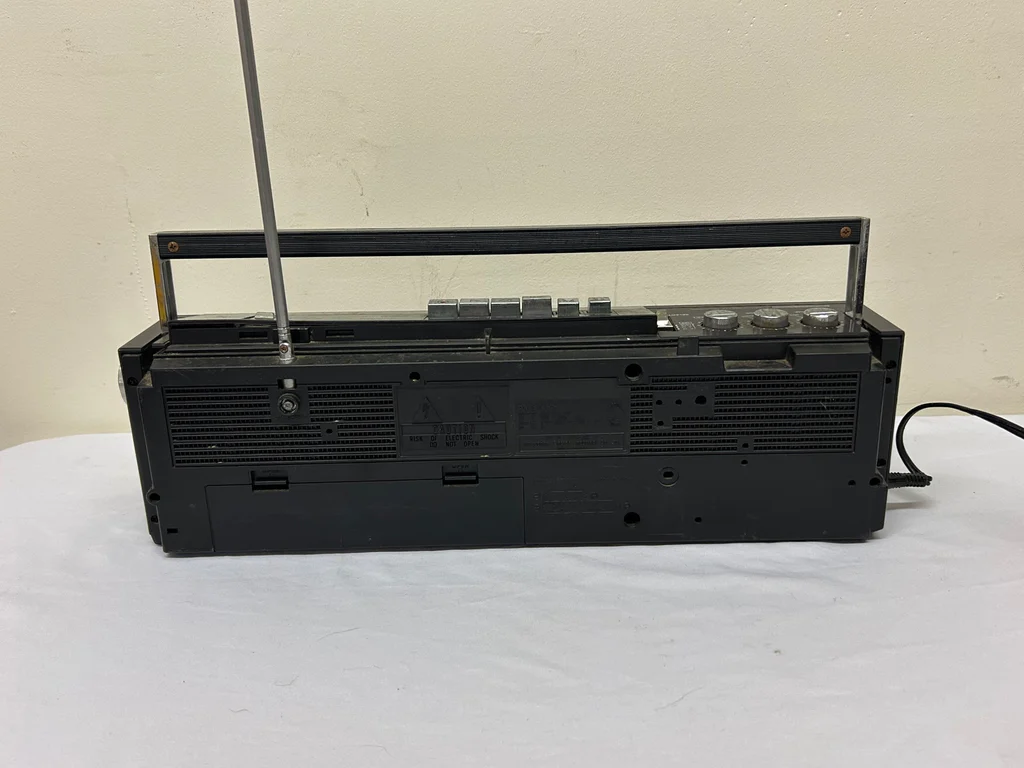 Vintage Panasonic Ambience F2 Radio - image 4 of 5