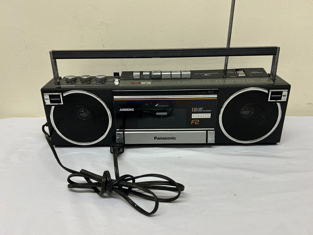 Vintage Panasonic Ambience F2 Radio  - image 1 of 5