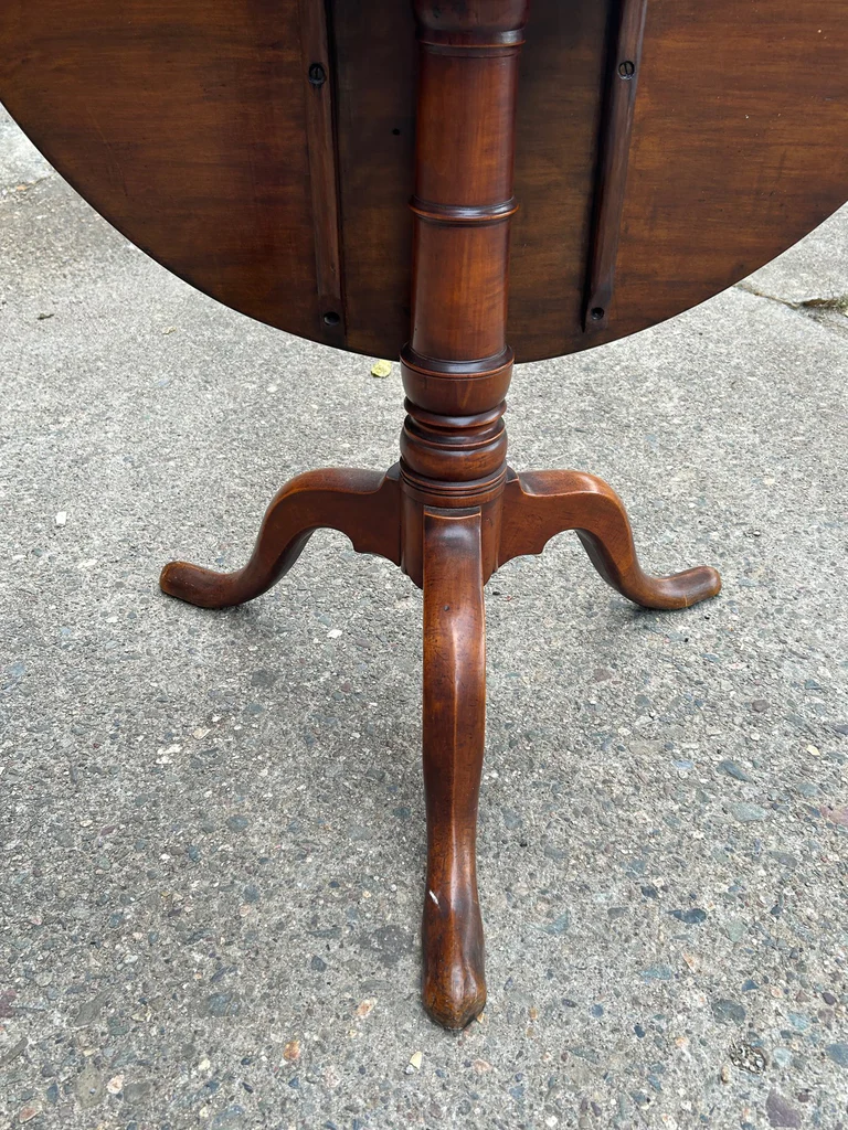 Round Cherry Tilt Top Table - image 5 of 6