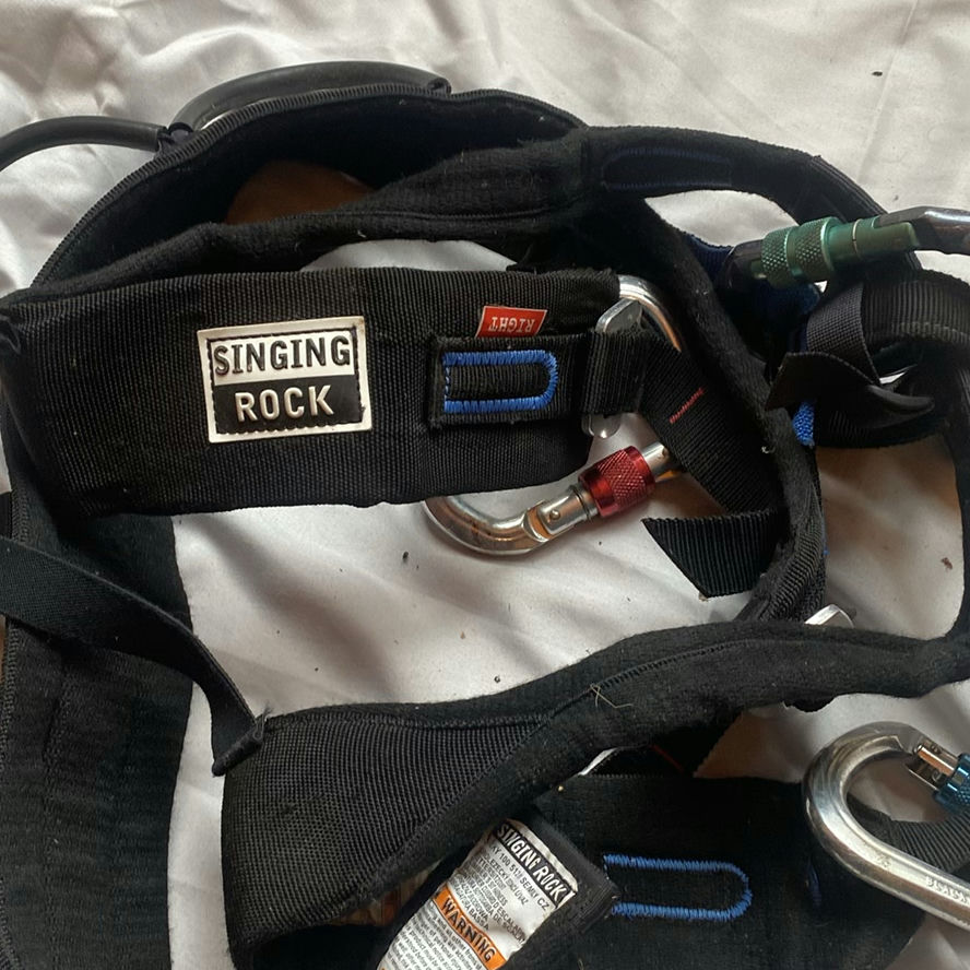 Climbing Gear Set with Scarpa Shoes, Petzl Helmet, and Singing Rock Chalk Bag - image 7 of 8