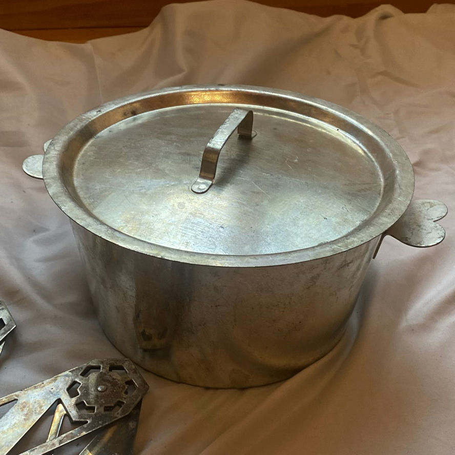 Metal Cooking Pot with Lid and Folding Trivets - image 3 of 4