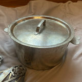 Metal Cooking Pot with Lid and Folding Trivets - thumbnail 3 of 4