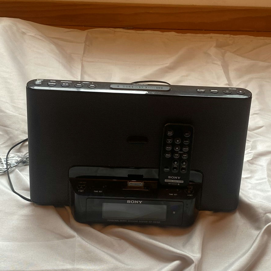 SONY iHome With Radio - image 1 of 5