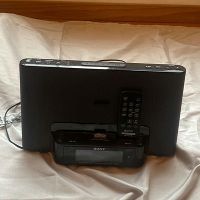SONY iHome With Radio - Image 1 of 5
