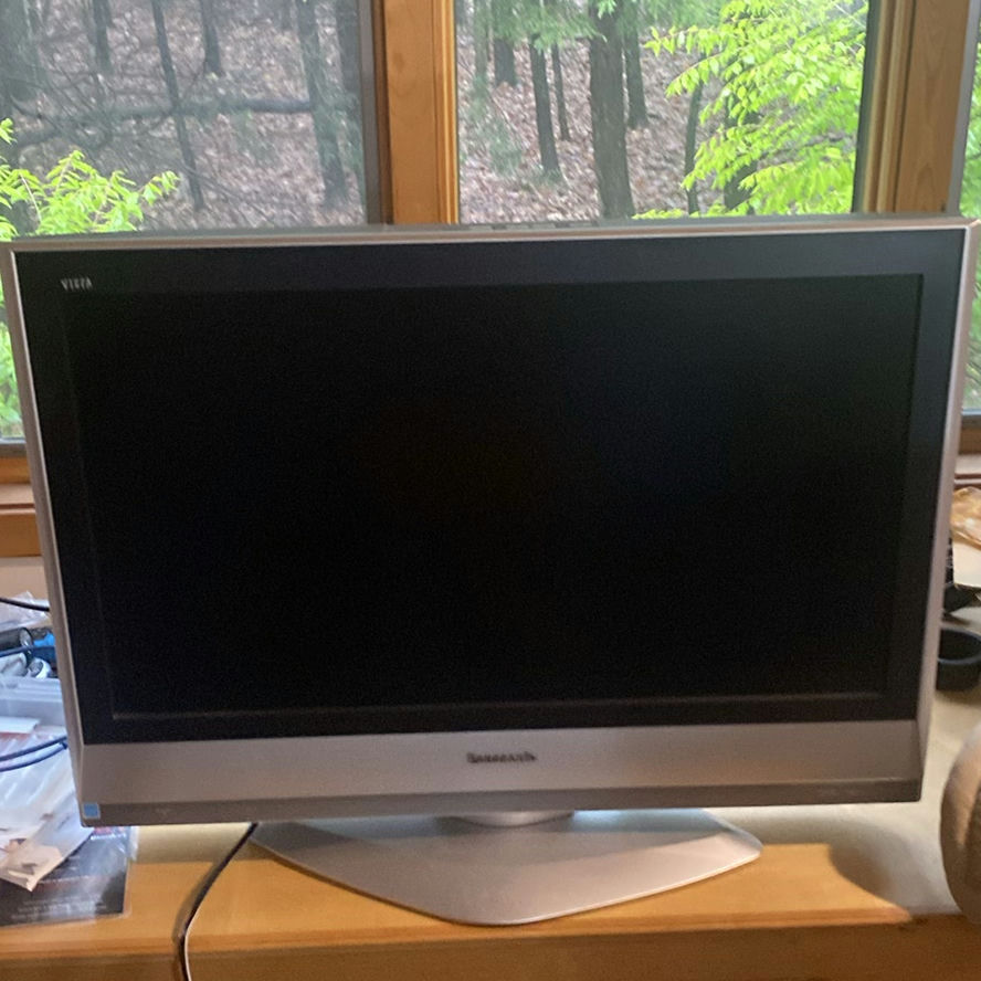 Panasonic TC-32LX60 LCD Television - image 1 of 4