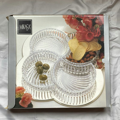 Glass Serving Dishes - Image 1 of 3