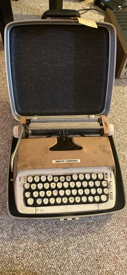 Smith-Corona Galaxie Typewriter with Carrying Case - Image 1 of 5