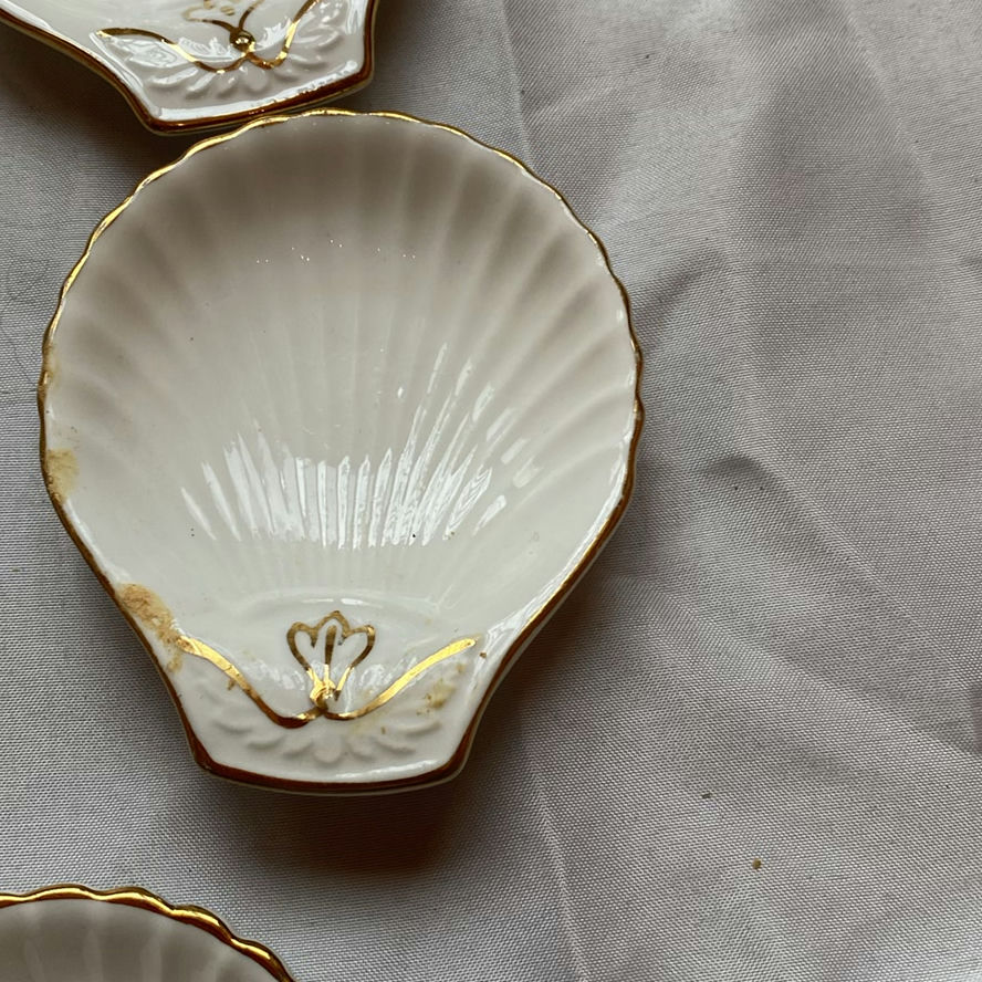Foley Bone China Shell-Shaped Dishes - image 4 of 4