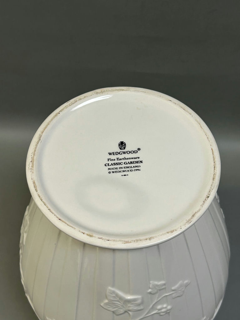 Wedgwood Doric Ivy  Flower Vase Large  - image 5 of 8