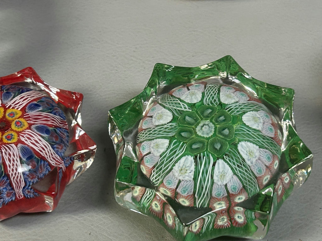 Art Glass Paperweights - image 5 of 9