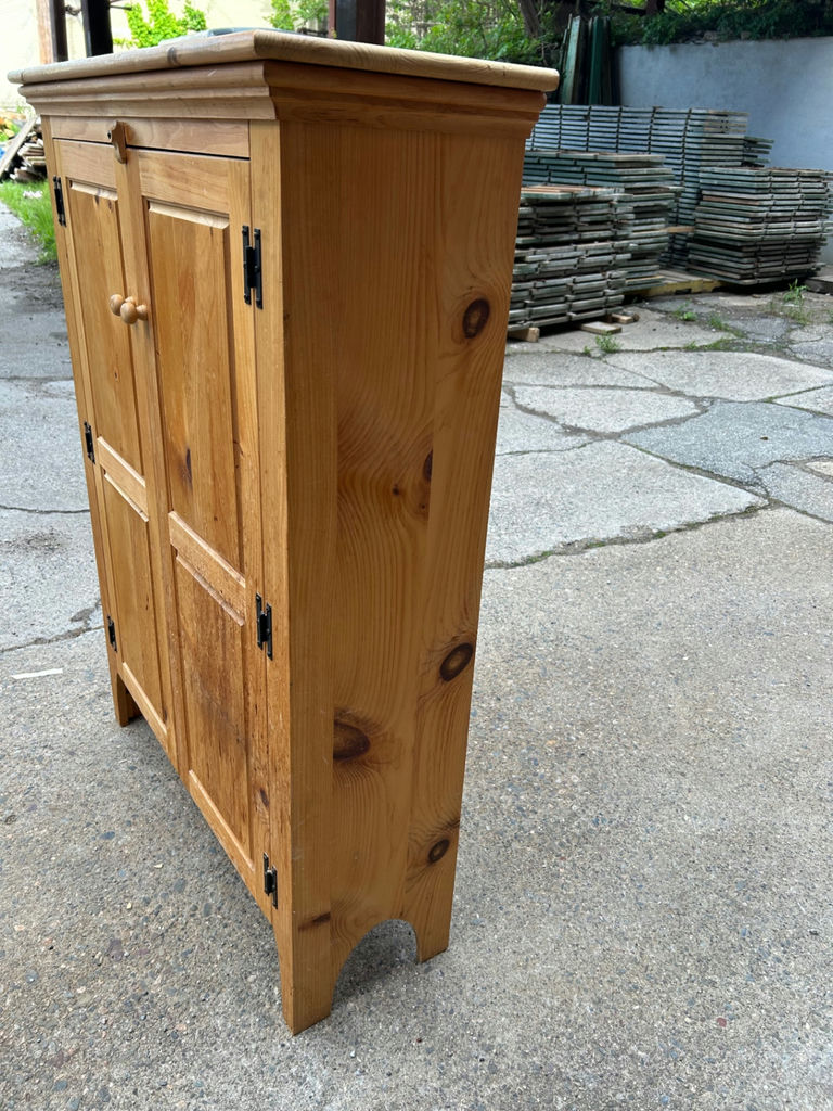 Mastercraft Furniture Cupboard - image 8 of 9