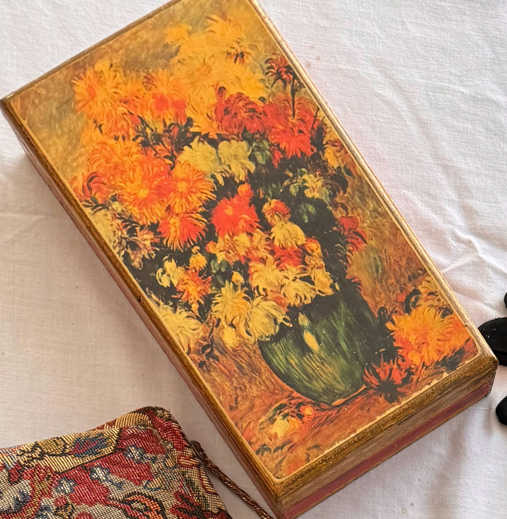 Vintage gloves, purses, and jewelry boxes - image 6 of 8