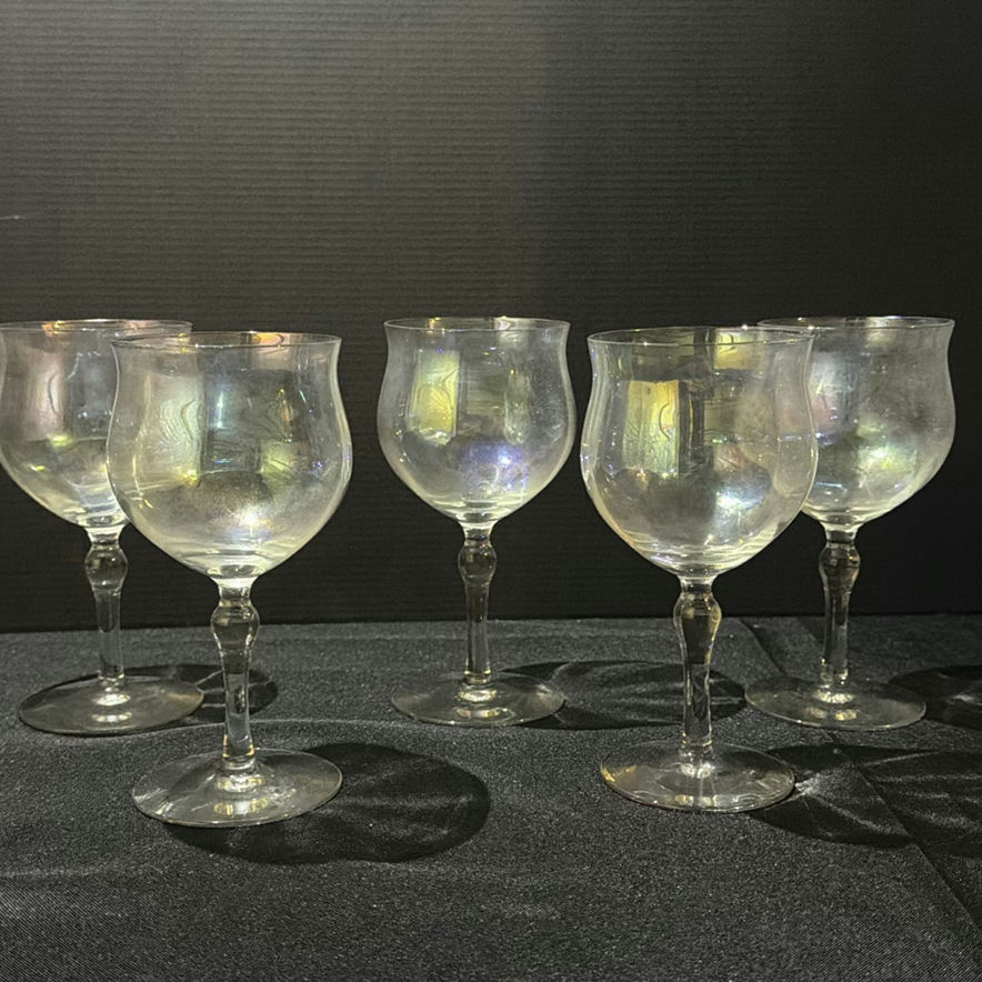 Set of clear stemmed goblet glasses - image 2 of 3