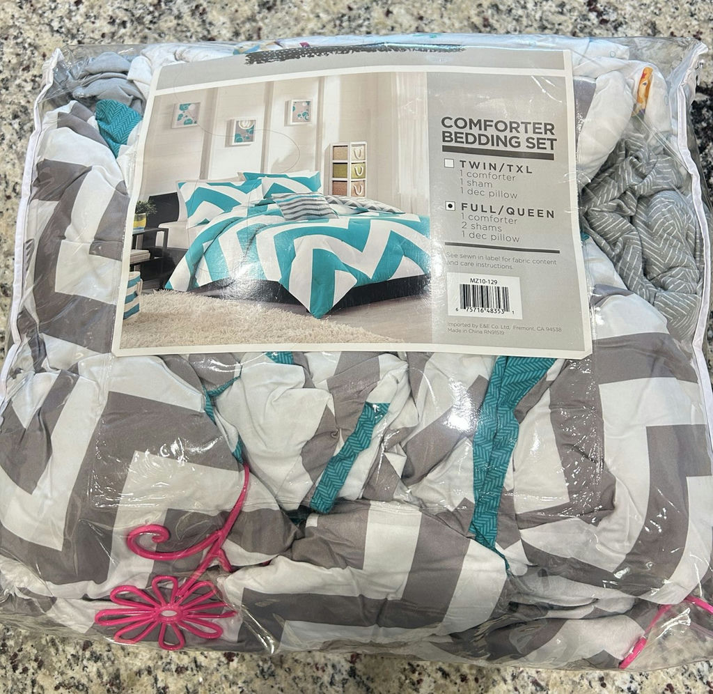 Full/Queen Teal Chevron Comforter Bedding Set - image 1 of 4