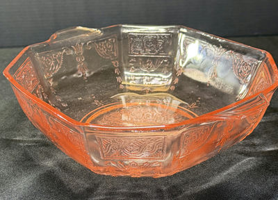 Pink embossed glass bowl with sunburst bottom - Image 1 of 5