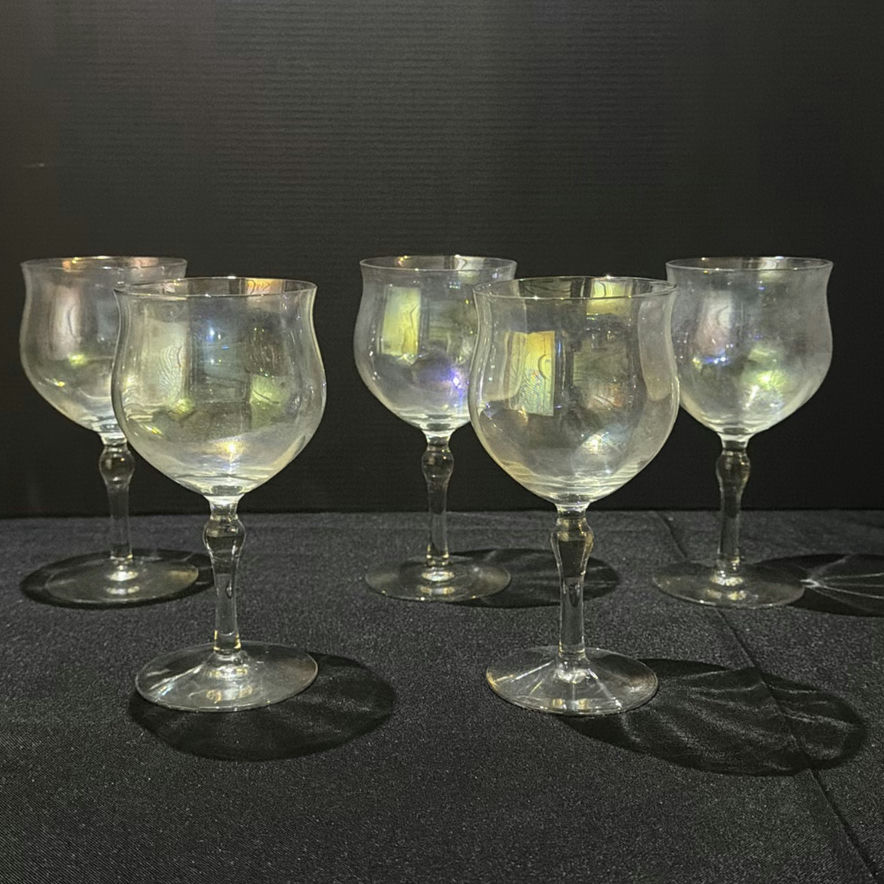 Set of clear stemmed goblet glasses - image 1 of 3