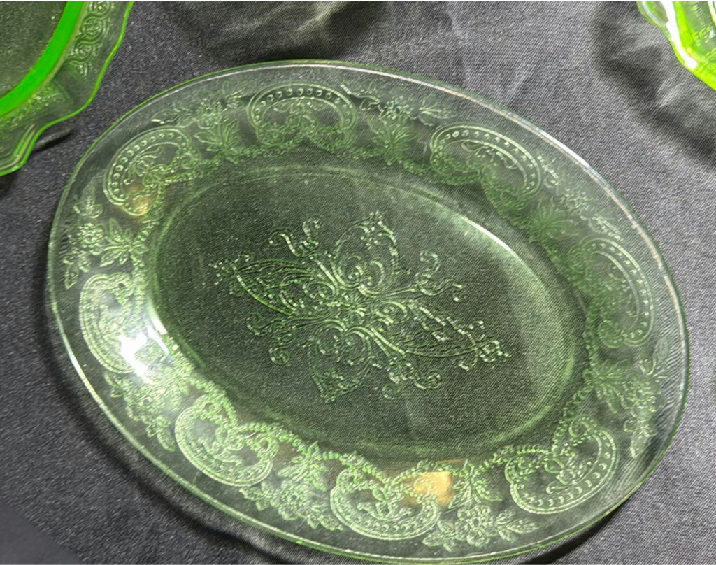 Assorted Green and Clear Glass Tableware - image 14 of 16